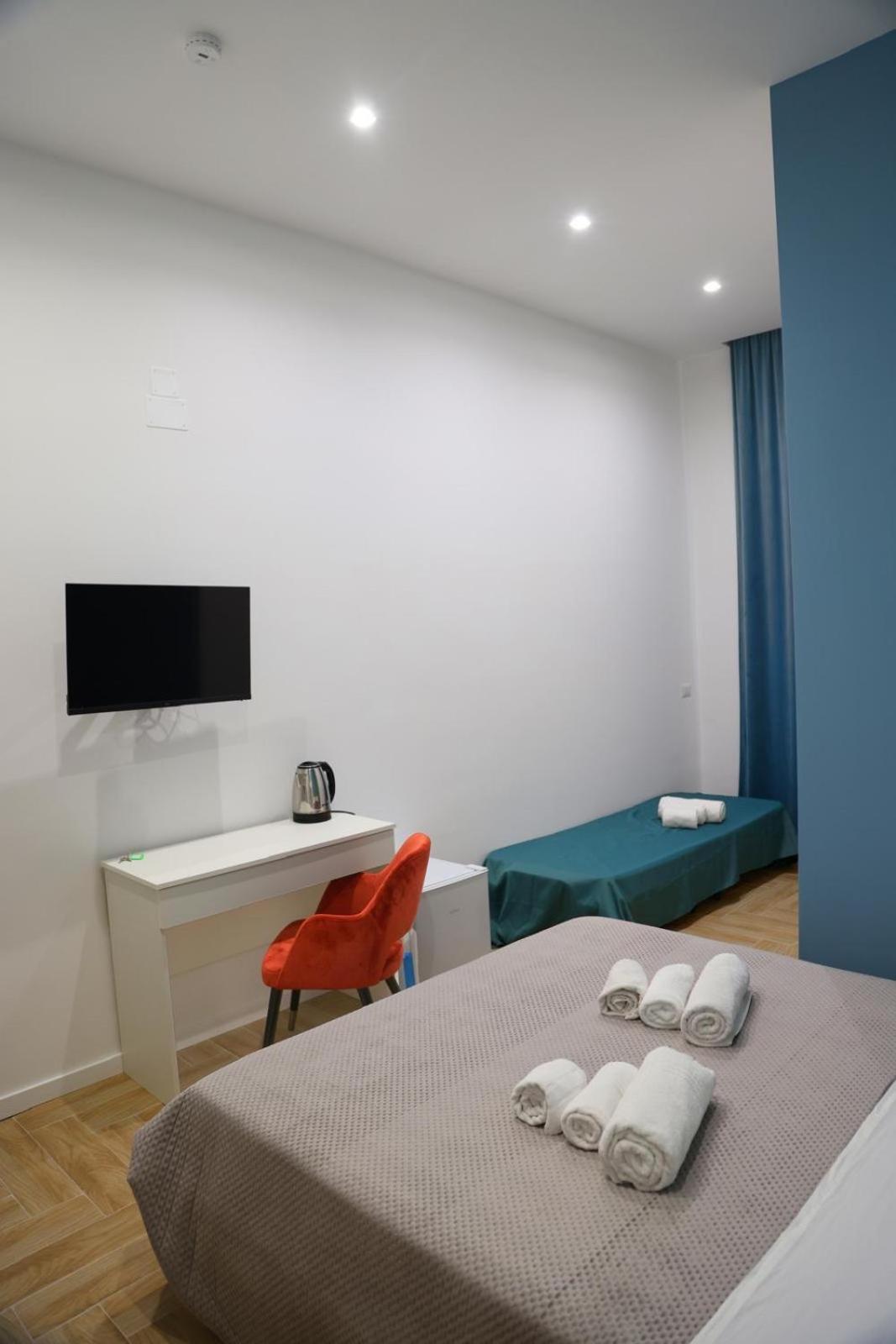 Guest house Cc *